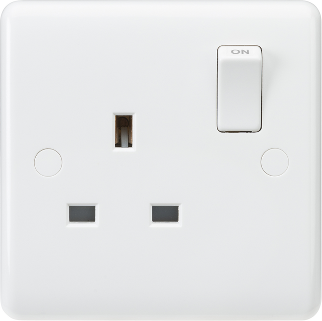Knightsbridge Curved Edge 13A Switched Socket